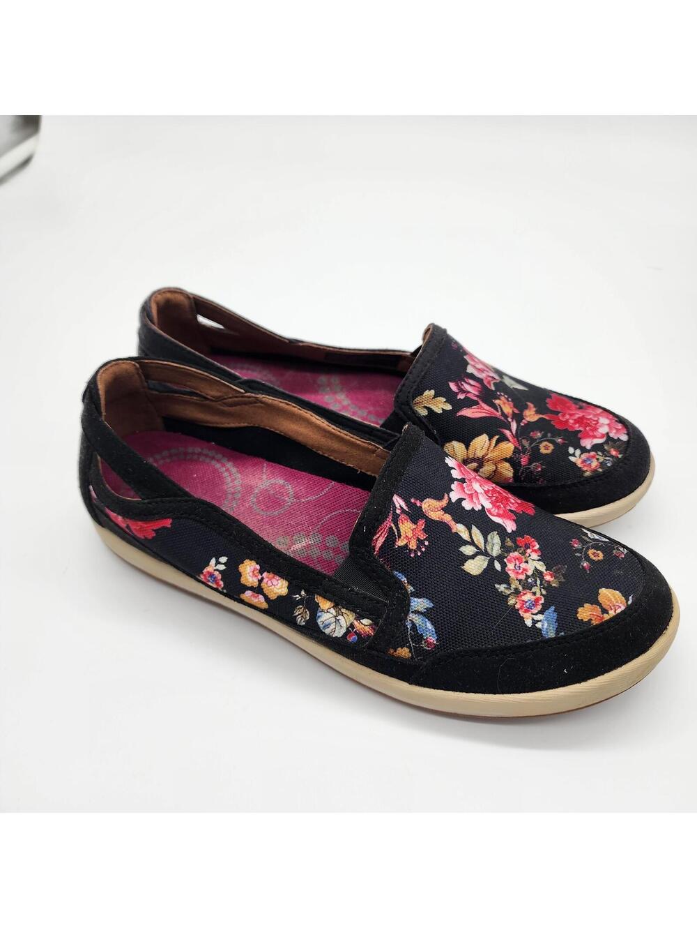 Rockport Cobb Hill black floral slip on sneaker 7 m